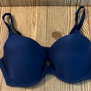 Victoria's Secret Navy Smooth T-Shirt Bra
